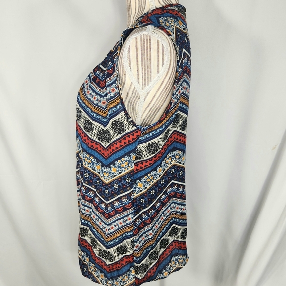 Sami & Jo Multi Pleated Front Neckline Keyhole Back Sleeveless Top Size Medium - Picture 3 of 8